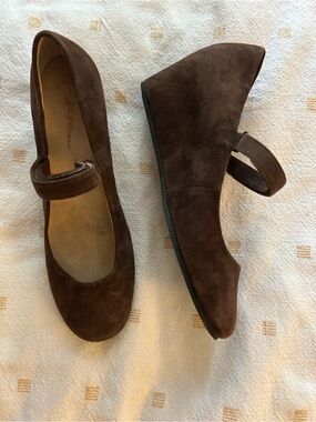 Women’s Brown Suede Mary Jane Platform Flats